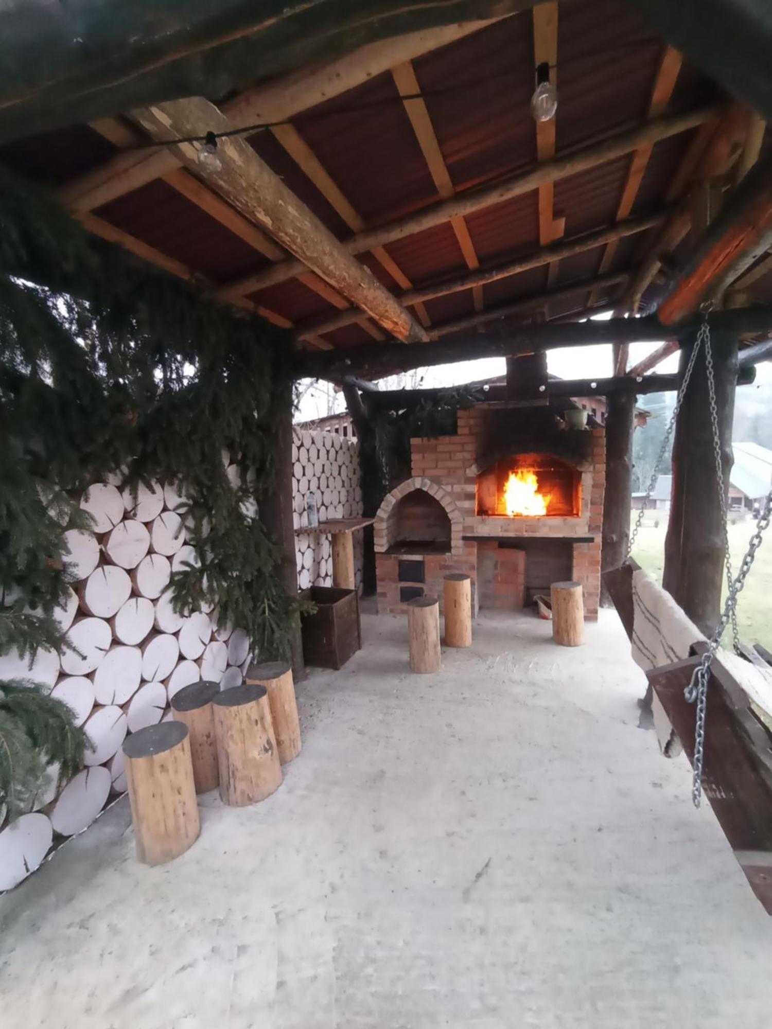 Sadyba Sunny House Pilipets Exterior photo